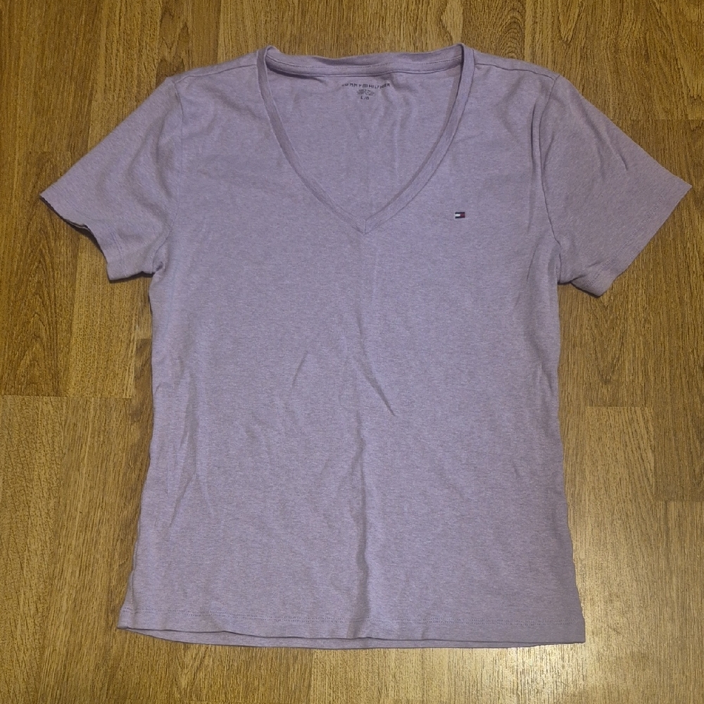 Tommy Hilfiger Women's Lavender V-Neck Tee